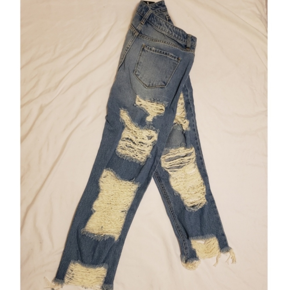 Distressed Jeans - Picture 2 of 4